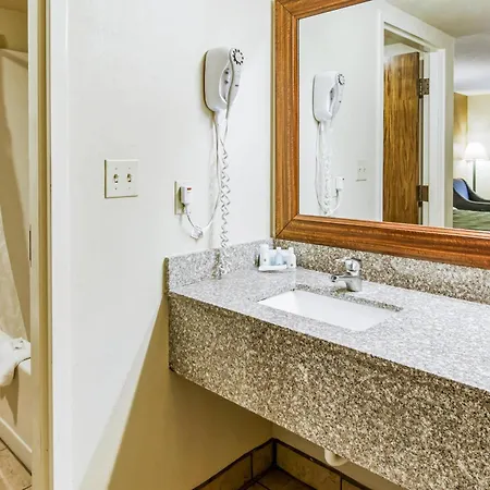 Quality Inn & Suites Atlanta Stone Mountain Exterior photo
