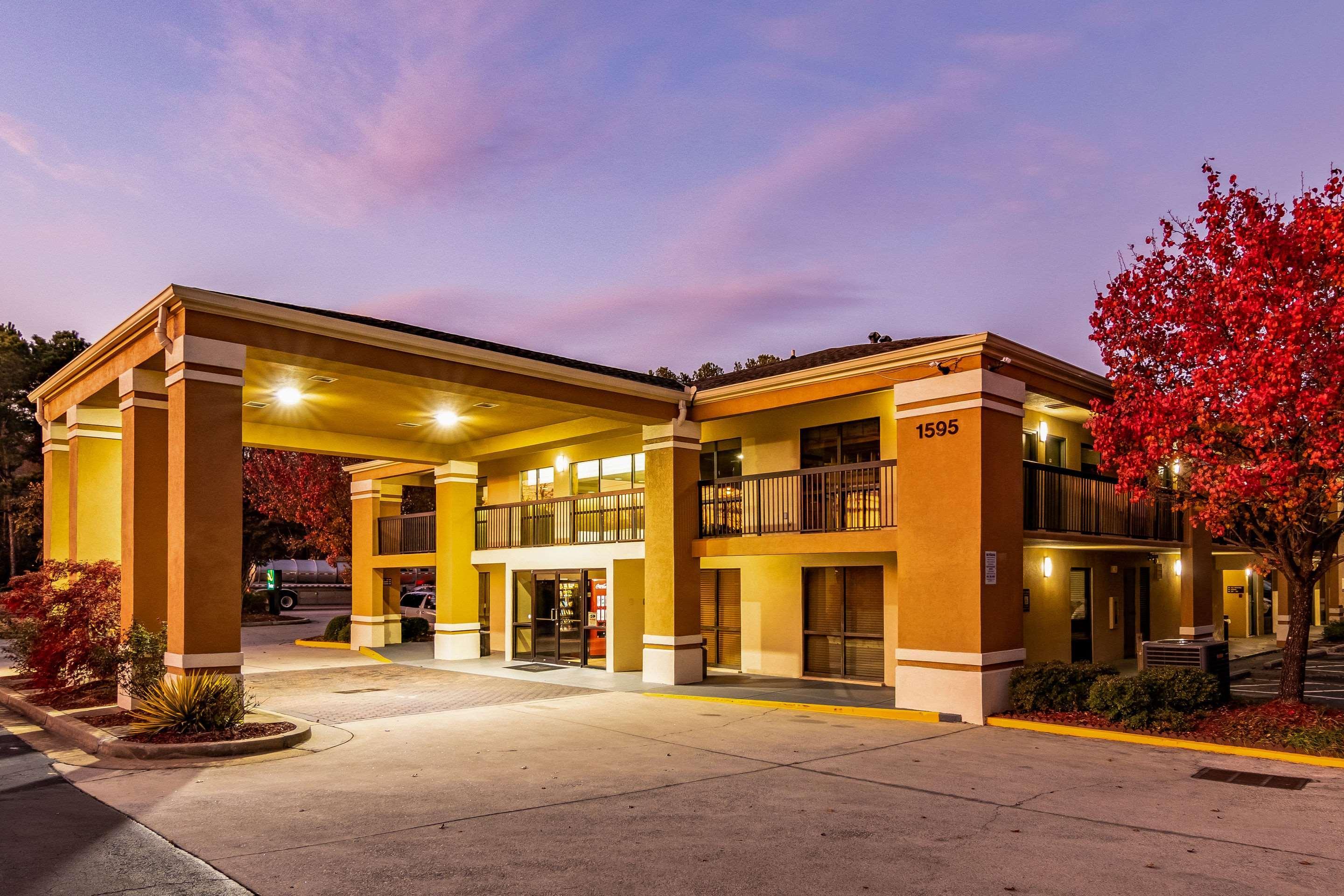 Quality & Atlanta Inn 3*